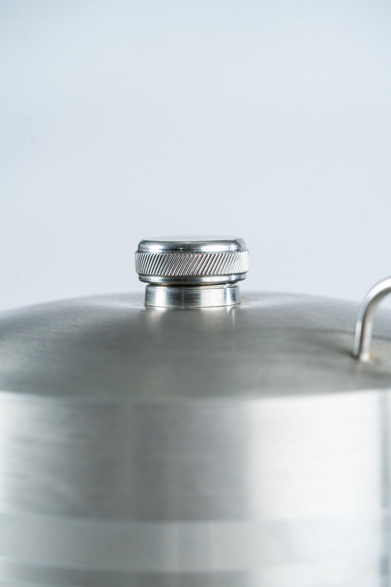 Detalle tapa hermética mini cuba acero inoxidable Pisco K11