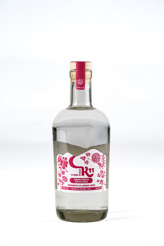 Botella Pisco K11 Moscatel Rosada Desierto Florido 700ml vista frontal
